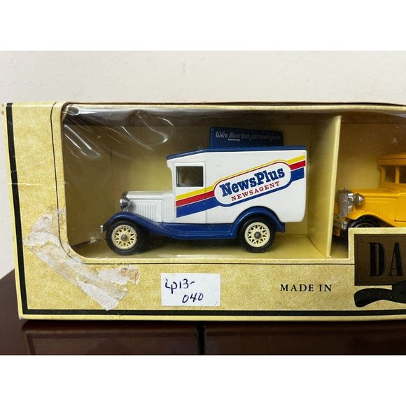 Vintage LLEDO LP13 1934 MODEL A FORD VAN Truck set of 3 news newspaper new - Picture 2 of 11